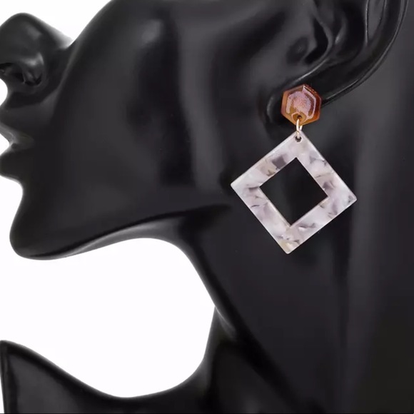 Earring - Picture 2 of 2